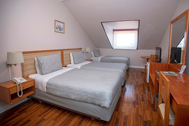 Triple Standard - Imagen 1